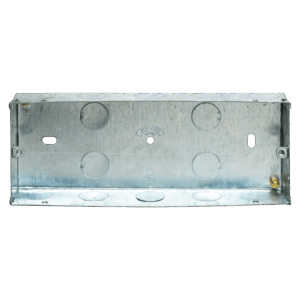 APPLEBY 3 GANG 35MM SW/SKT KO BOX